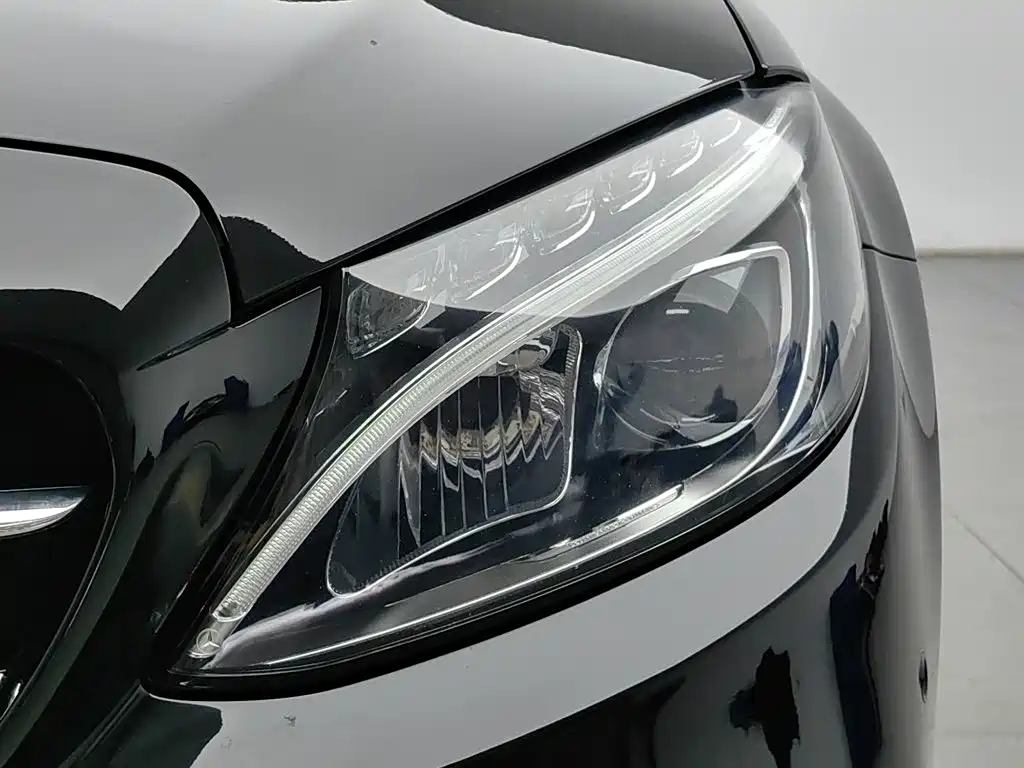 Mercedes-Benz C-Class — миниатюра 7