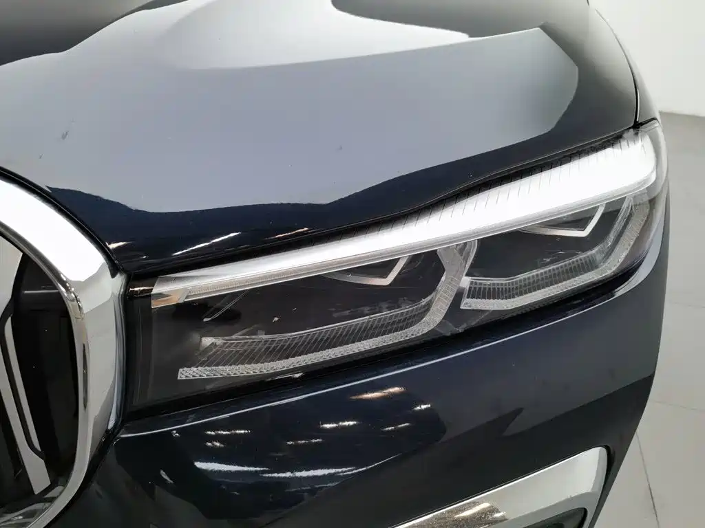 BMW 7 Series — миниатюра 7