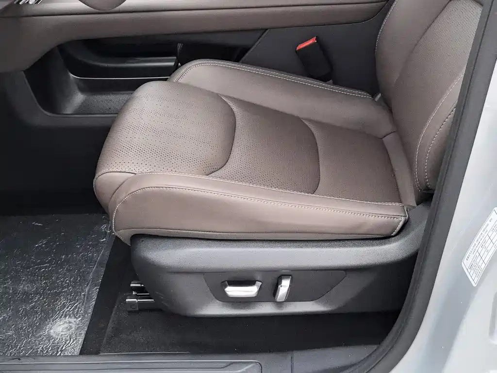 Wuling 星光560新能源 — миниатюра 20