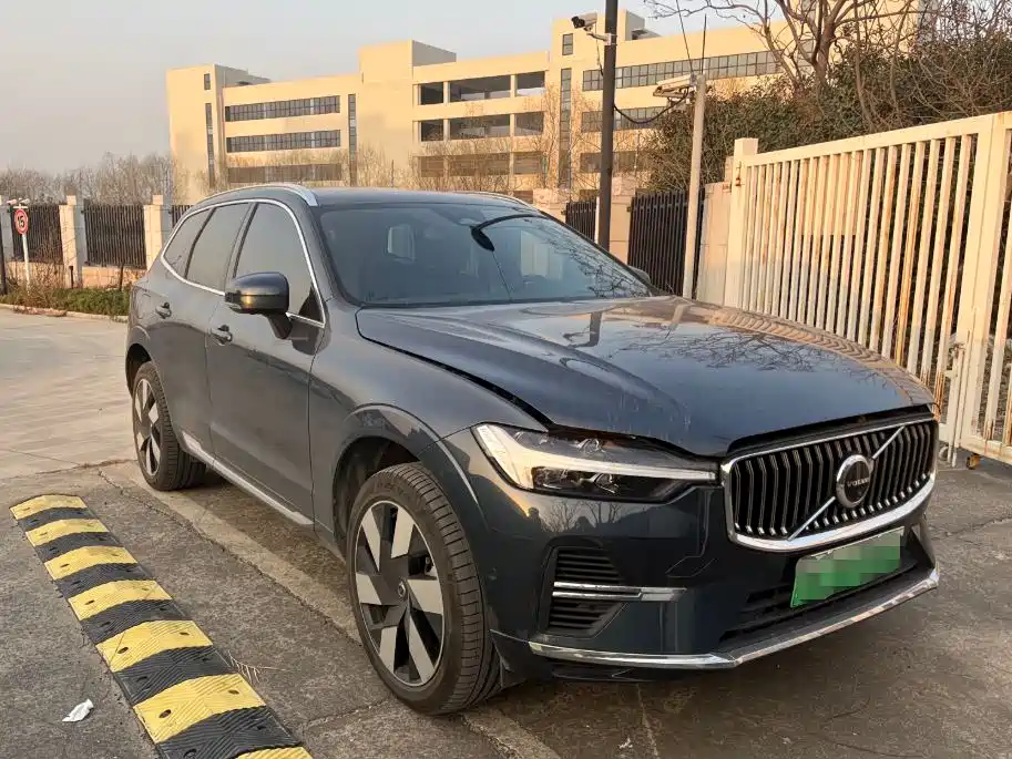 VOLVO XC60 PLUG IN HYBRID