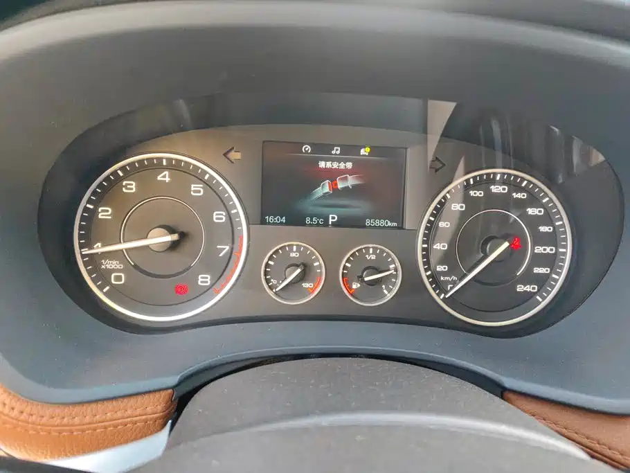 Borgward BX7 — миниатюра 14
