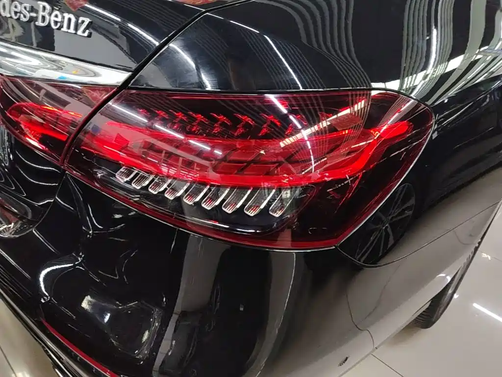 Mercedes-Benz E-Class — миниатюра 8