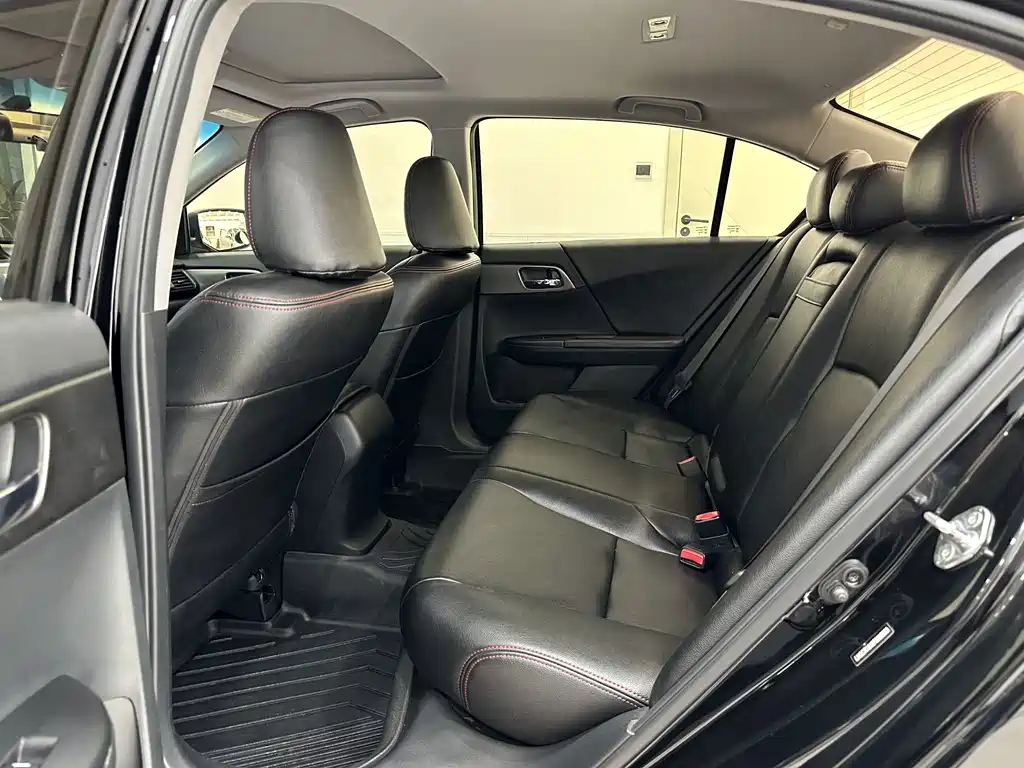 Honda Accord — миниатюра 5