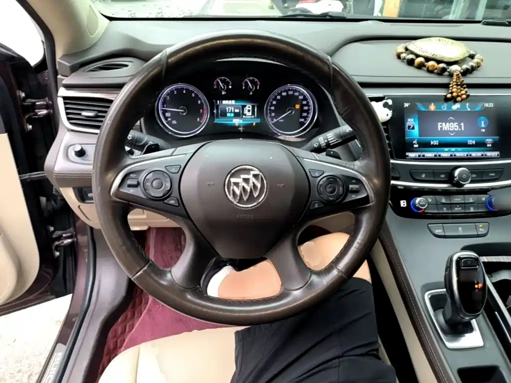 Buick LaCrosse — миниатюра 11