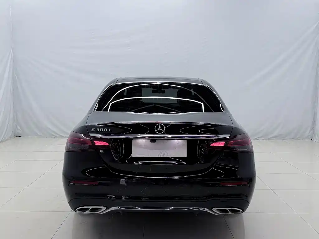 Mercedes-Benz E-Class — миниатюра 13