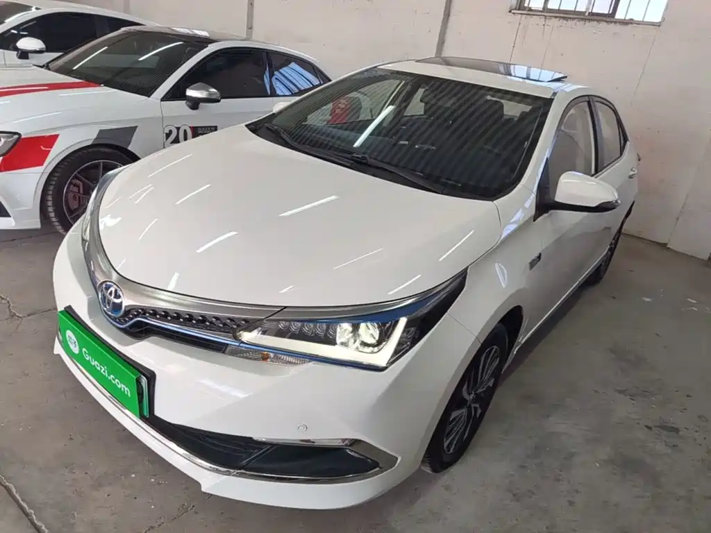 Toyota Corolla Hybrid — миниатюра 2