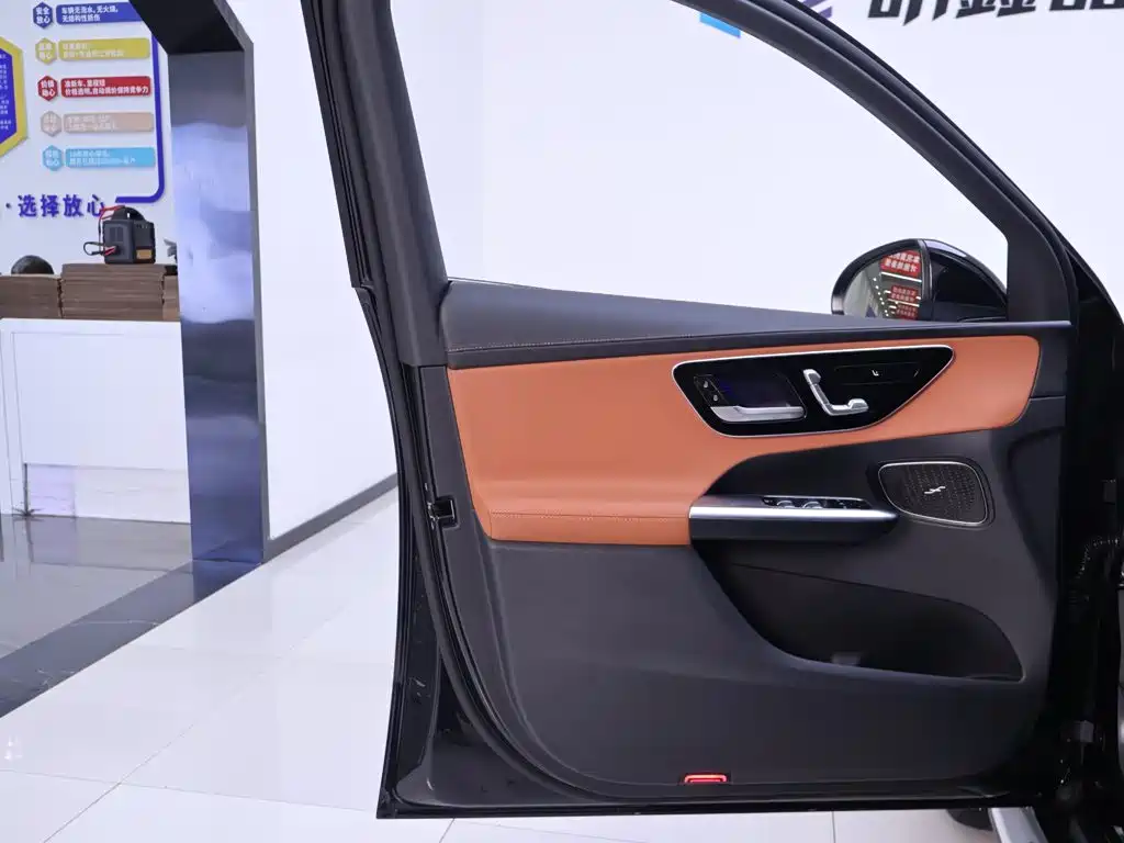Mercedes-Benz GLC — миниатюра 18