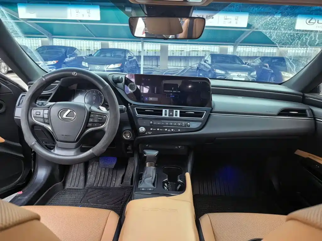 Lexus ES — миниатюра 10