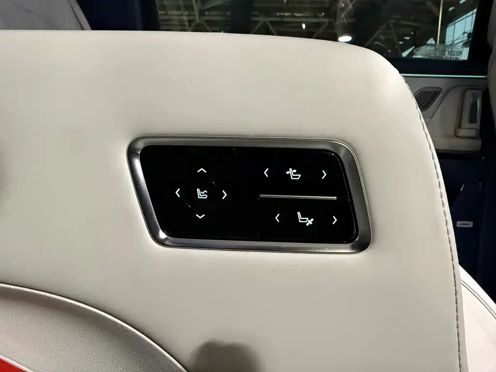 Buick GL8 Hybrid — миниатюра 25