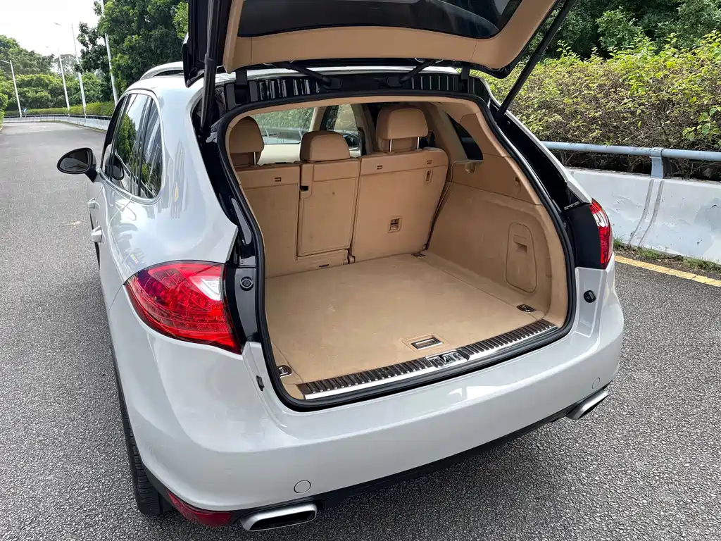 Porsche Cayenne — миниатюра 17