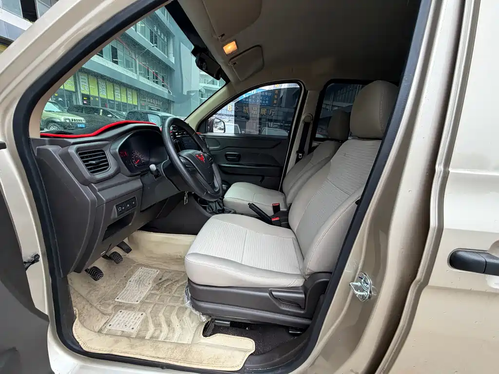 Wuling Hongguang V — миниатюра 8
