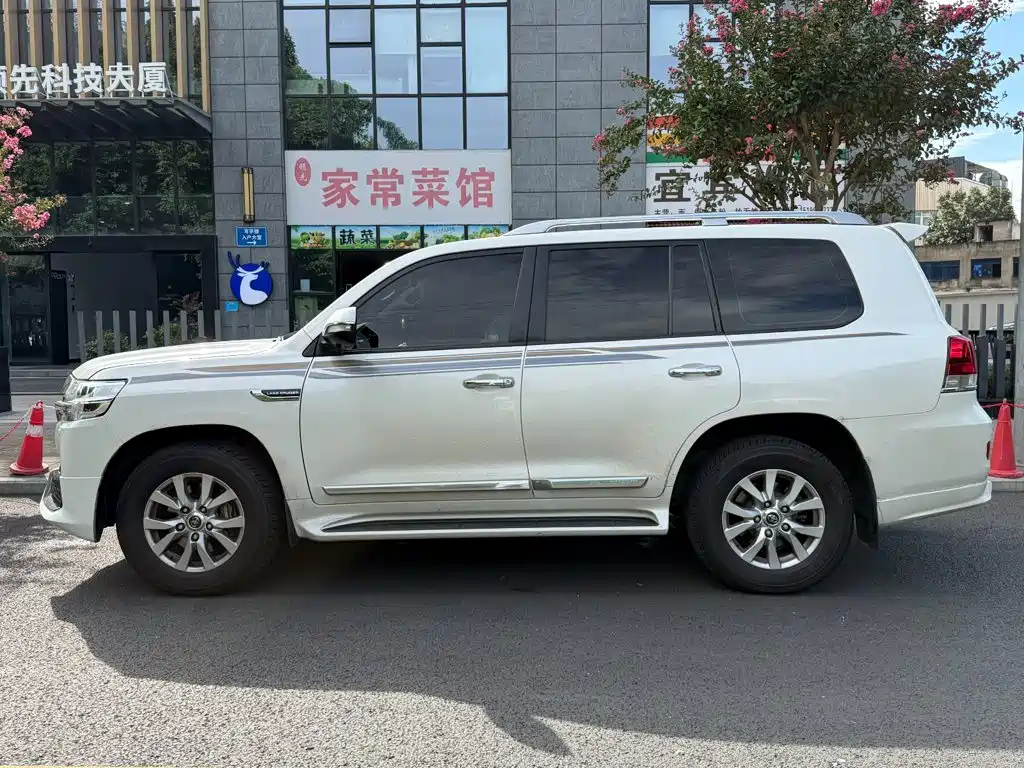 Toyota Land Cruiser — миниатюра 3