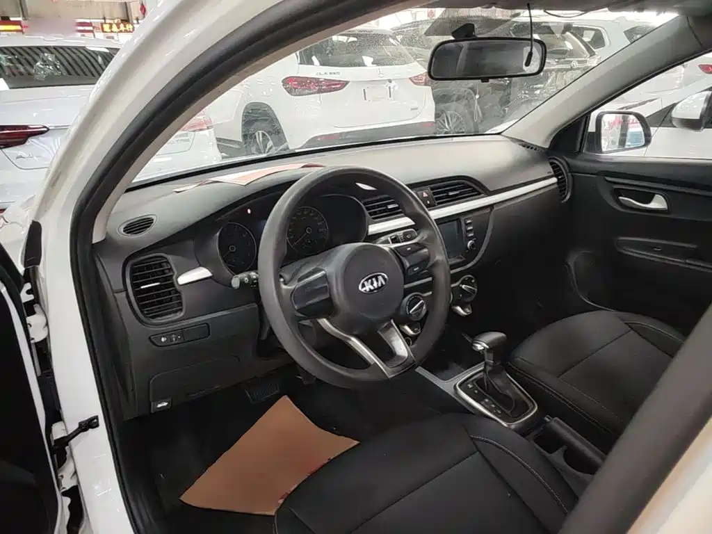 Kia K2 — миниатюра 10