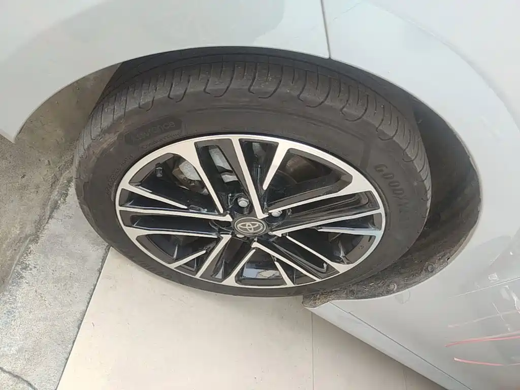 Toyota Camry — миниатюра 23