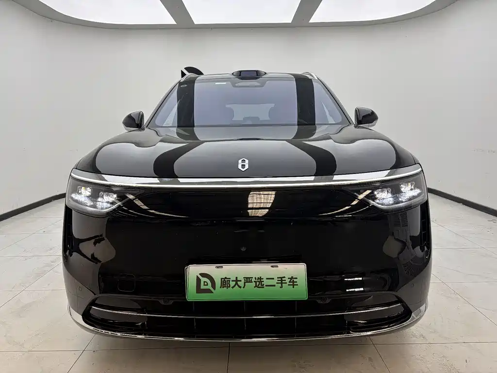 Aito M8 2025 Max+ 53.4kWh 5 мест (192 ）