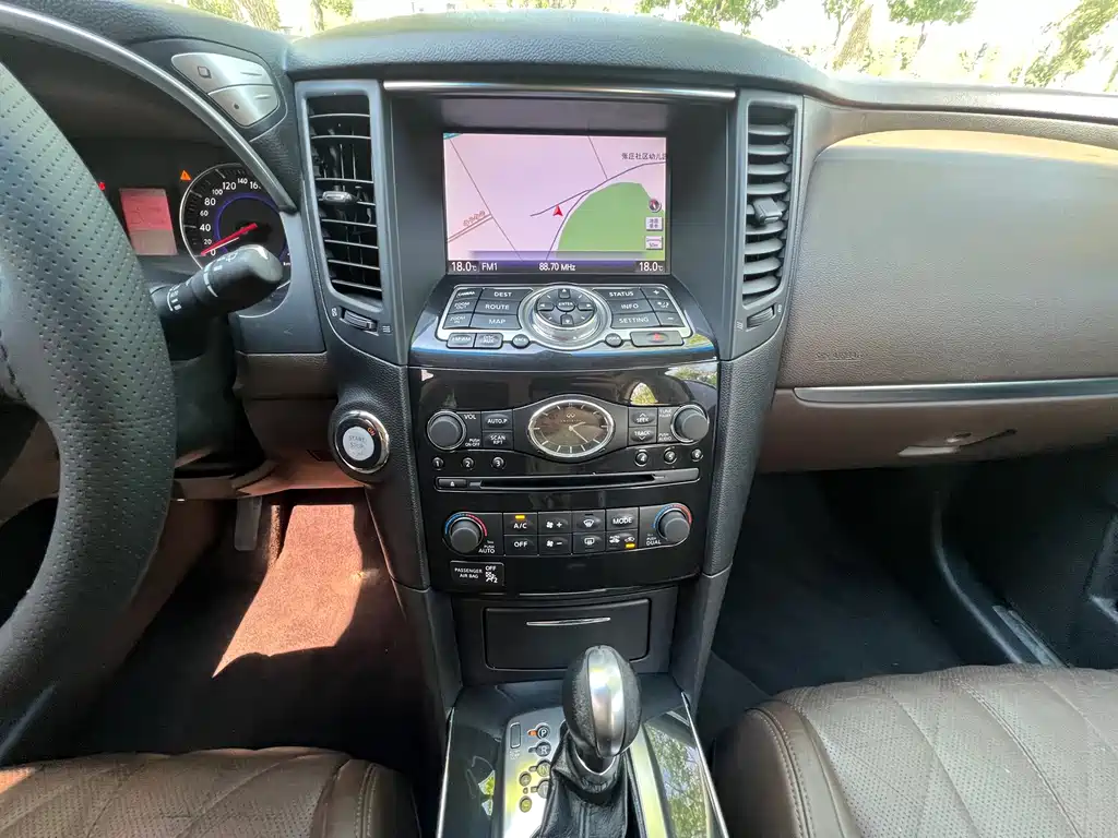Infiniti FX — миниатюра 15