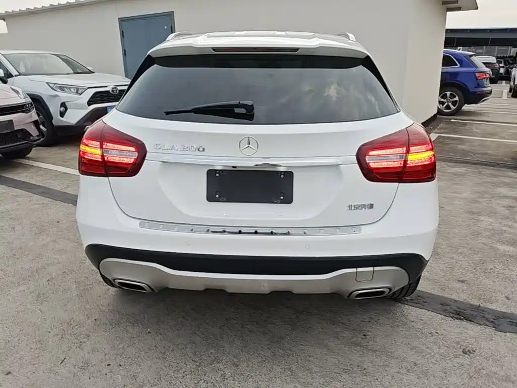 Mercedes-Benz GLA — миниатюра 6
