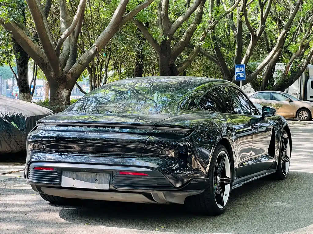 Porsche Taycan — миниатюра 9