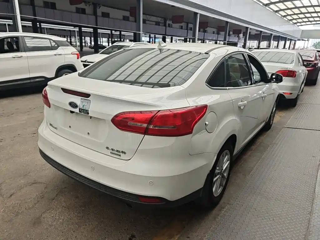 Ford Focus — миниатюра 7