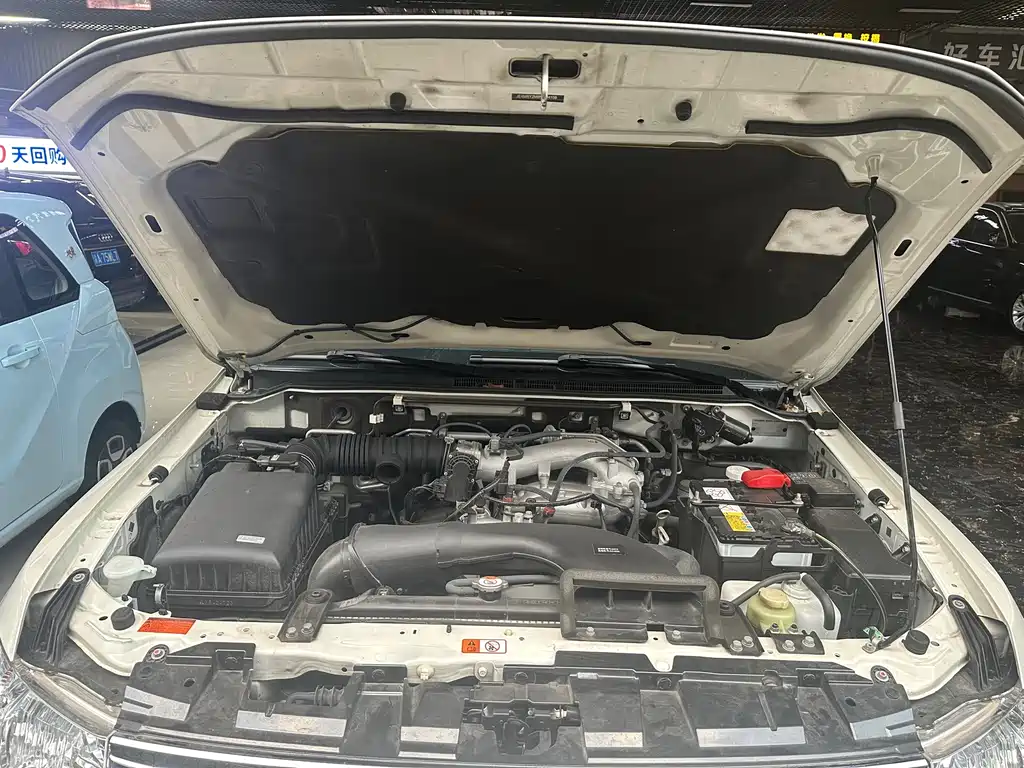 Mitsubishi Pajero (Import) — миниатюра 22