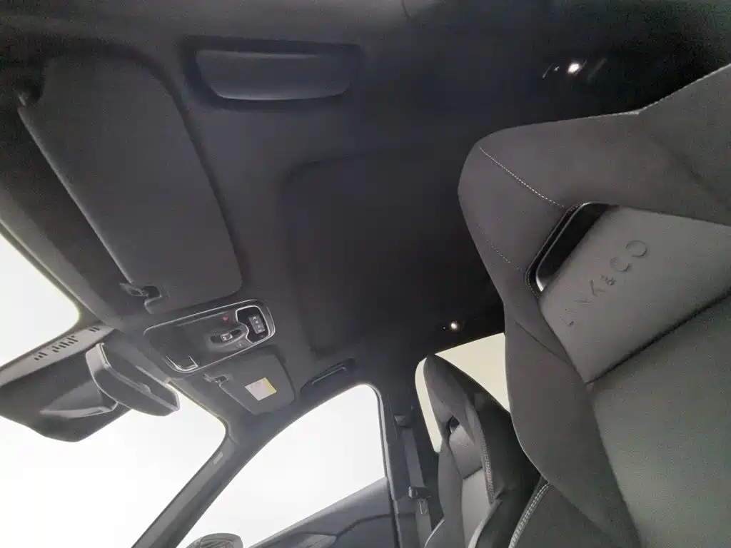 Lynk & Co 02 Hatchback — миниатюра 14