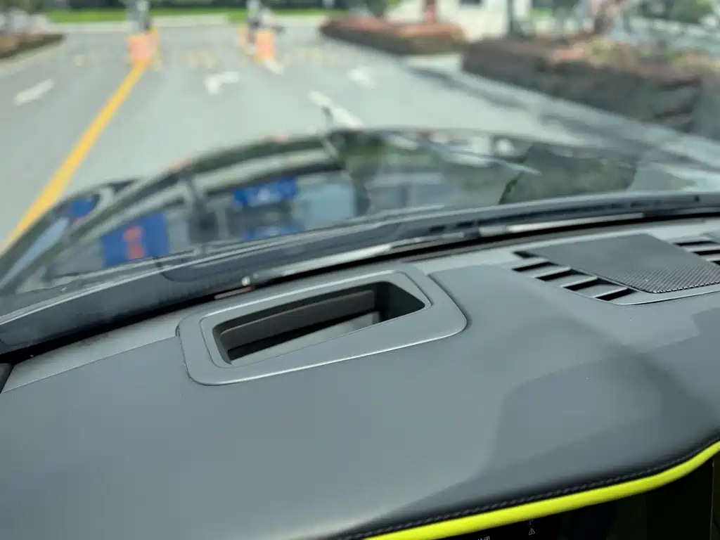 Rolls-Royce Cullinan — миниатюра 8