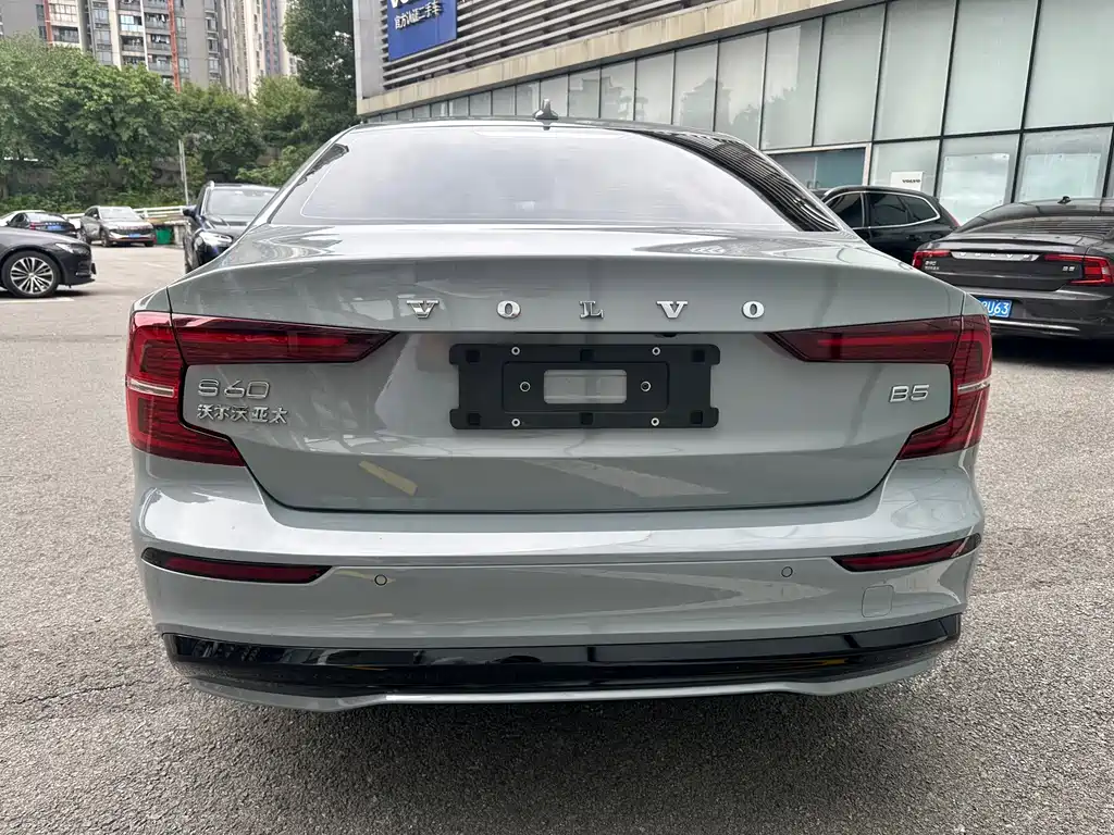 Volvo S60 — миниатюра 7