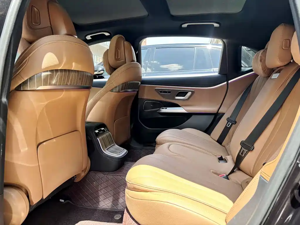 Mercedes-Benz E-Class E 2025 E 300 L Fashion