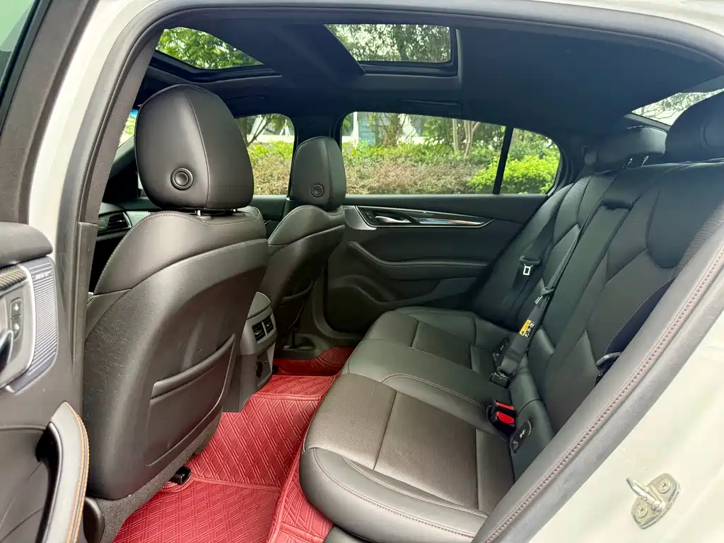 Cadillac CT5 2023 28T