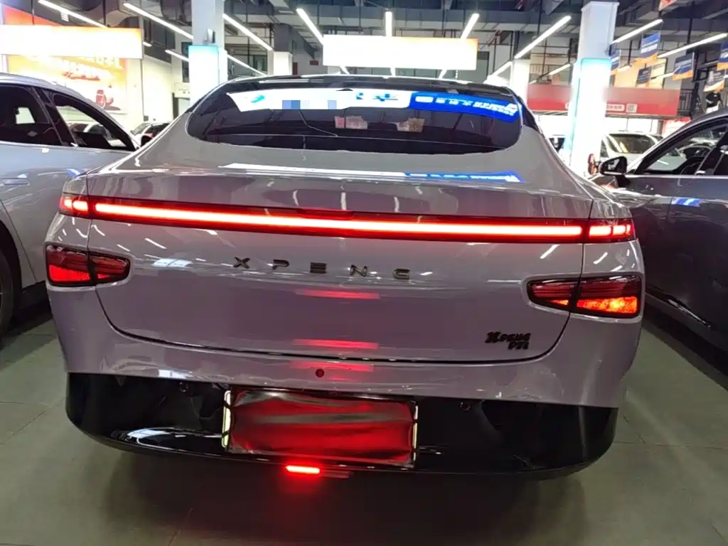 XPeng P7 — миниатюра 6