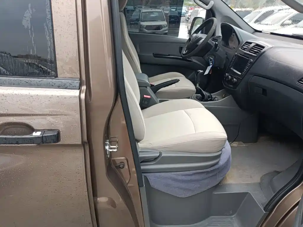 Wuling Zhengcheng Classic — миниатюра 25