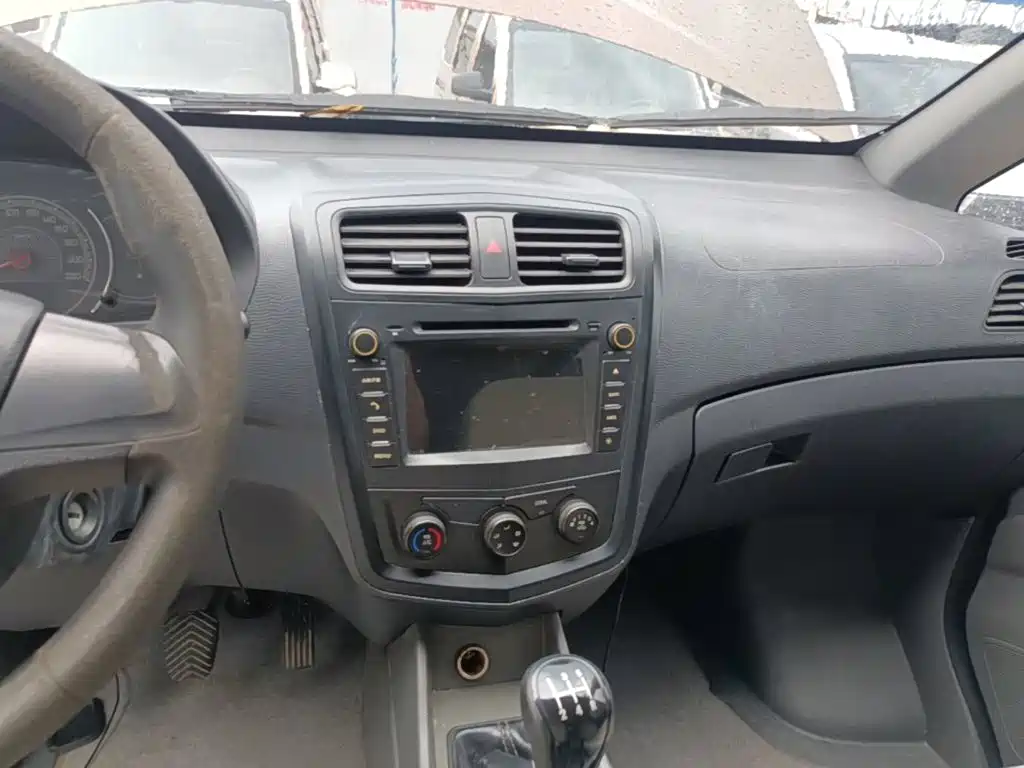 Wuling Zhengcheng Classic — миниатюра 13