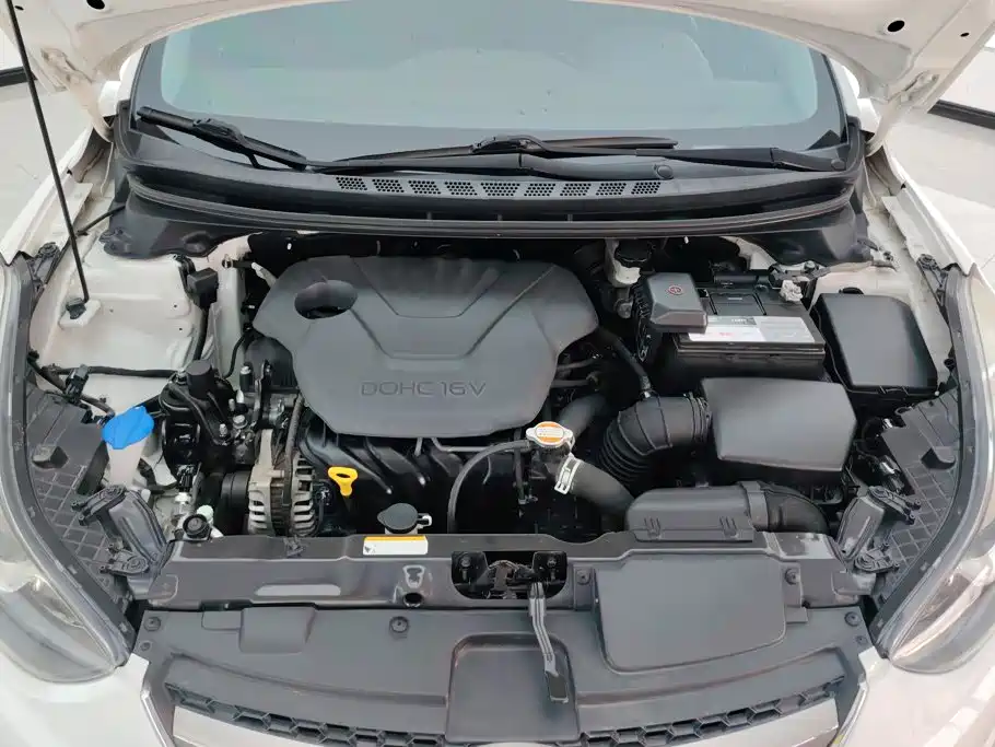 Hyundai Elantra Langdong — миниатюра 10