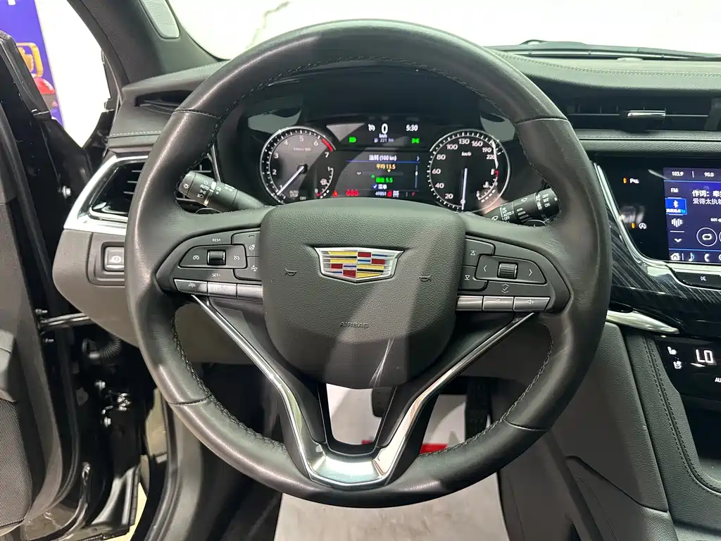 Cadillac XT6 — миниатюра 12