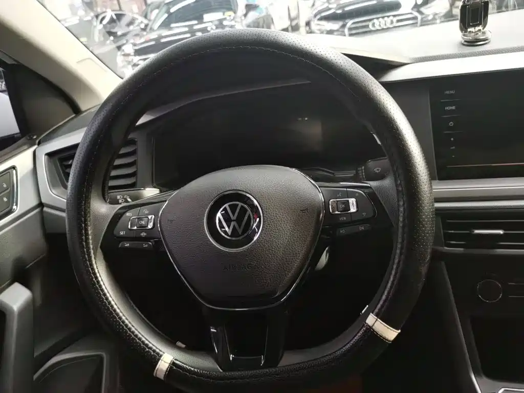 Volkswagen Polo — миниатюра 12