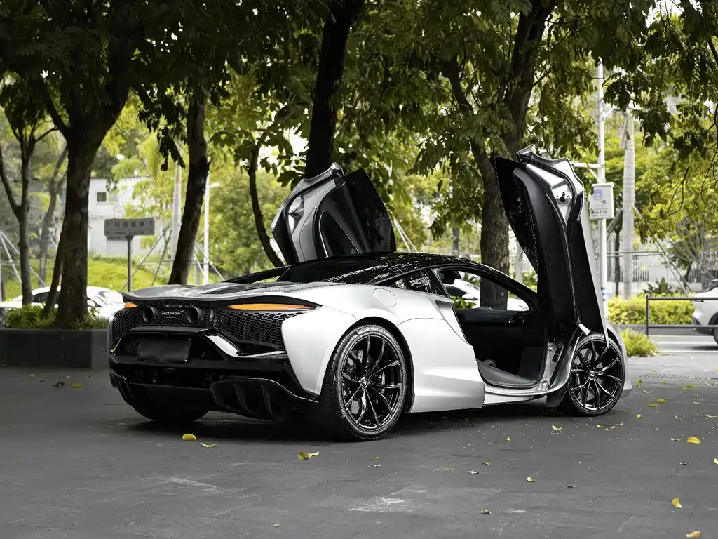 McLaren Artura 2023 3.0T Hybrid