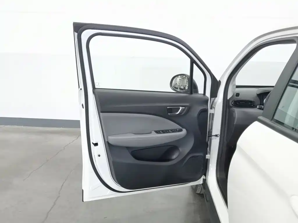 Leapmotor Leapmotor T03 — миниатюра 8