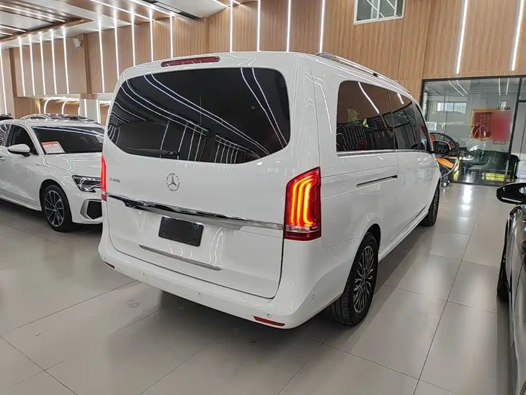 Mercedes-Benz V-Class — миниатюра 7