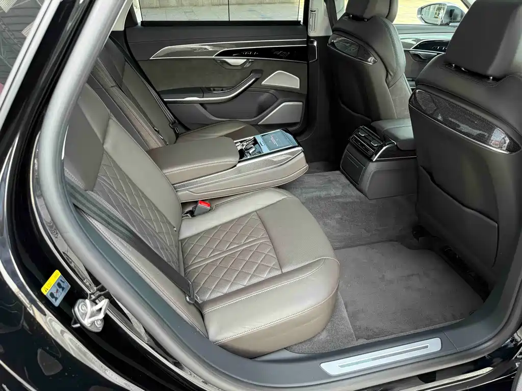 Audi S8 — миниатюра 17