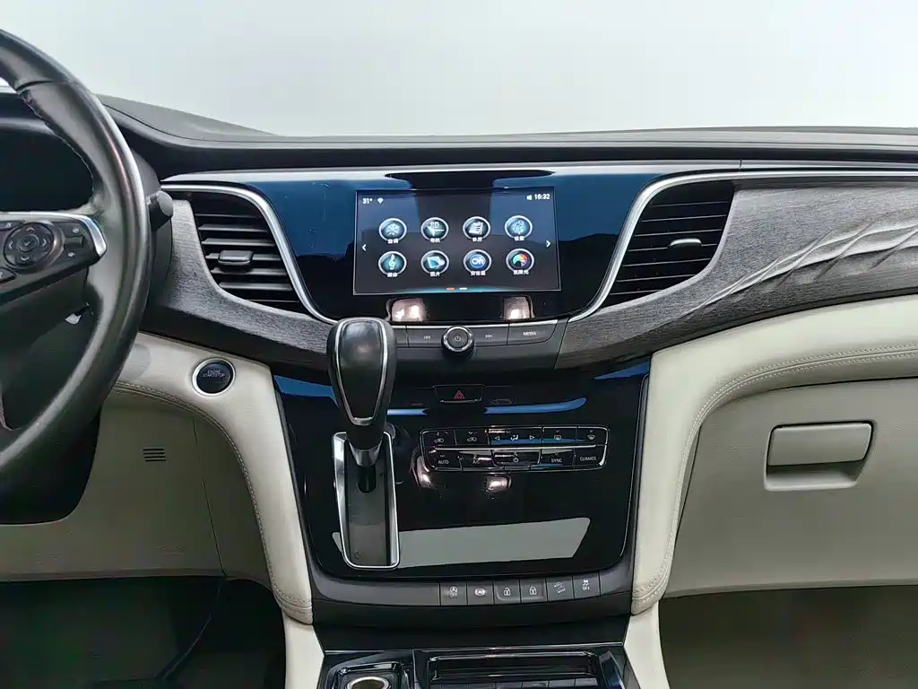 Buick GL8 — миниатюра 12