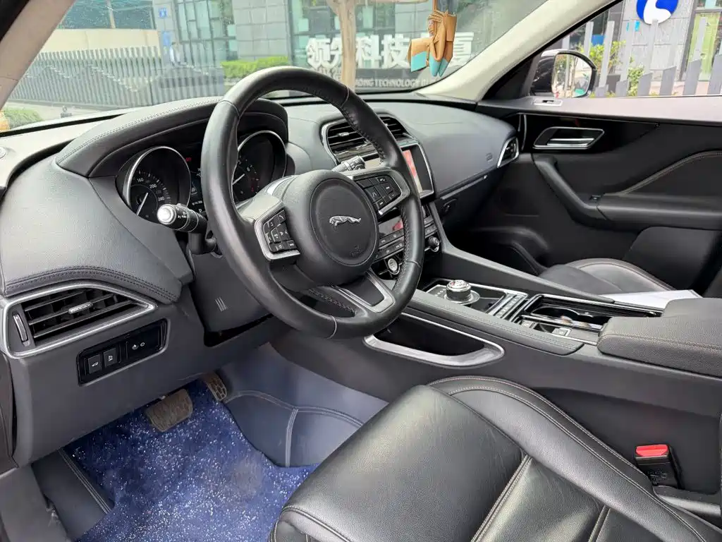 Jaguar F-PACE — миниатюра 7