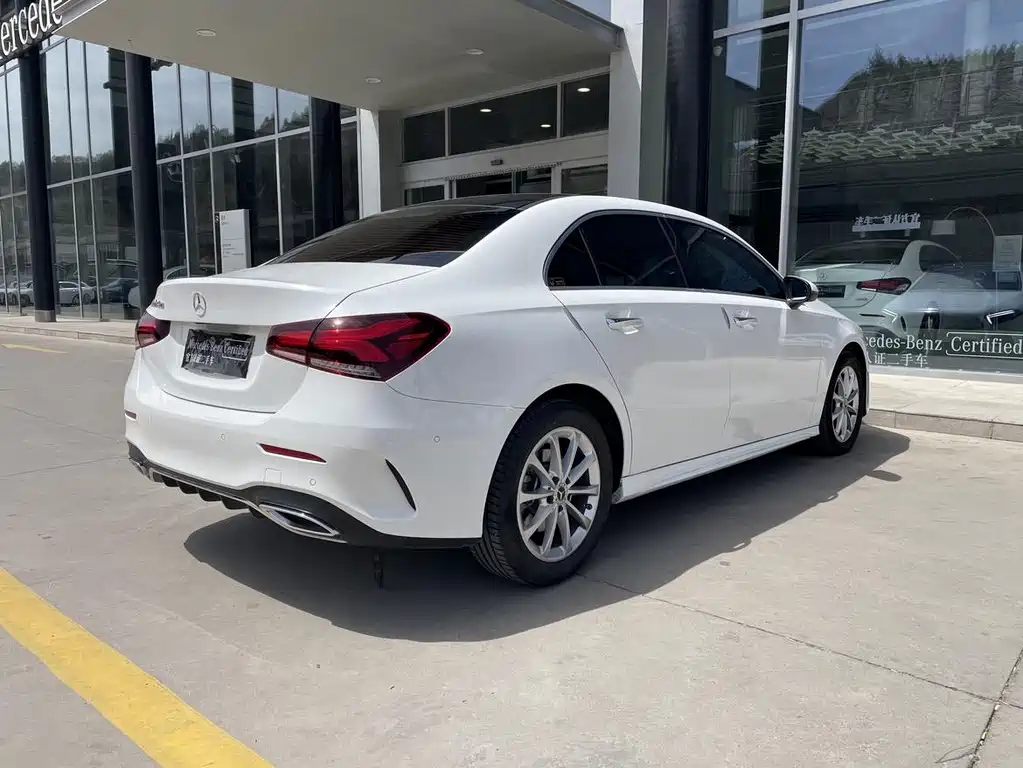 Mercedes-Benz A-Class A 2023 A 200 L Fashion