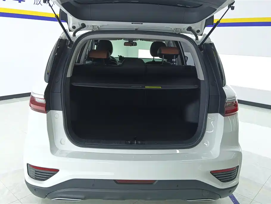 GEELY AUTOMOBILE VISION X6