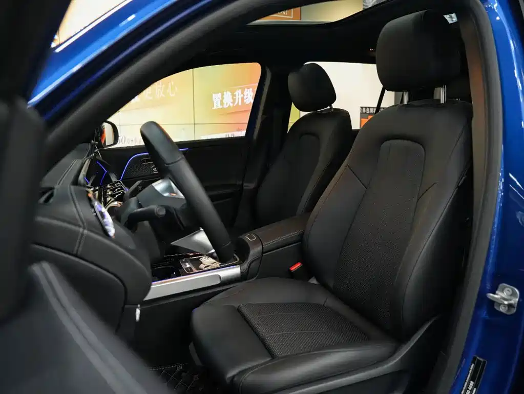 Mercedes-Benz GLB — миниатюра 20