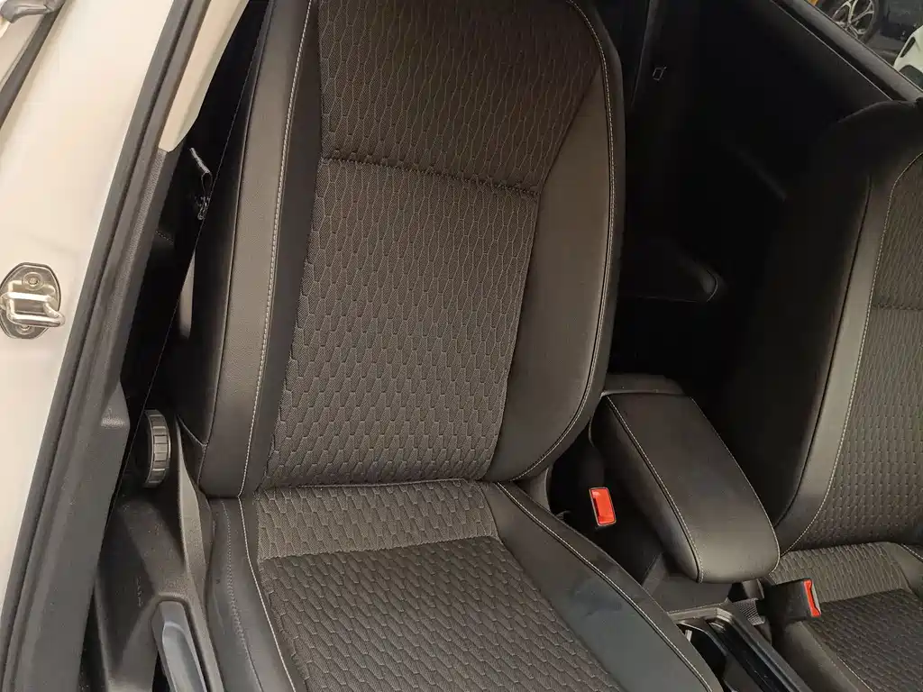 Volkswagen Tiguan L — миниатюра 32