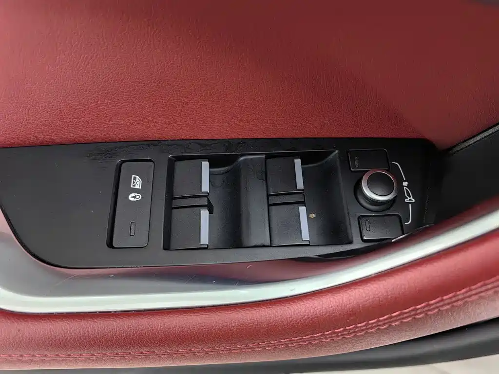 Jaguar XEL — миниатюра 9