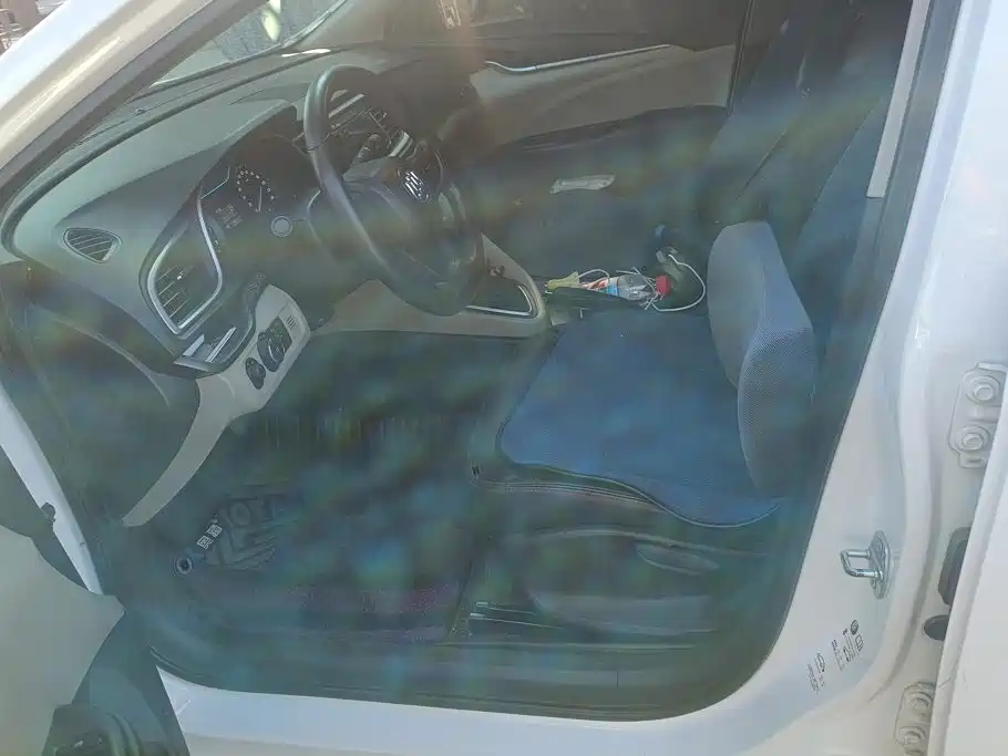 Buick Excelle — миниатюра 9