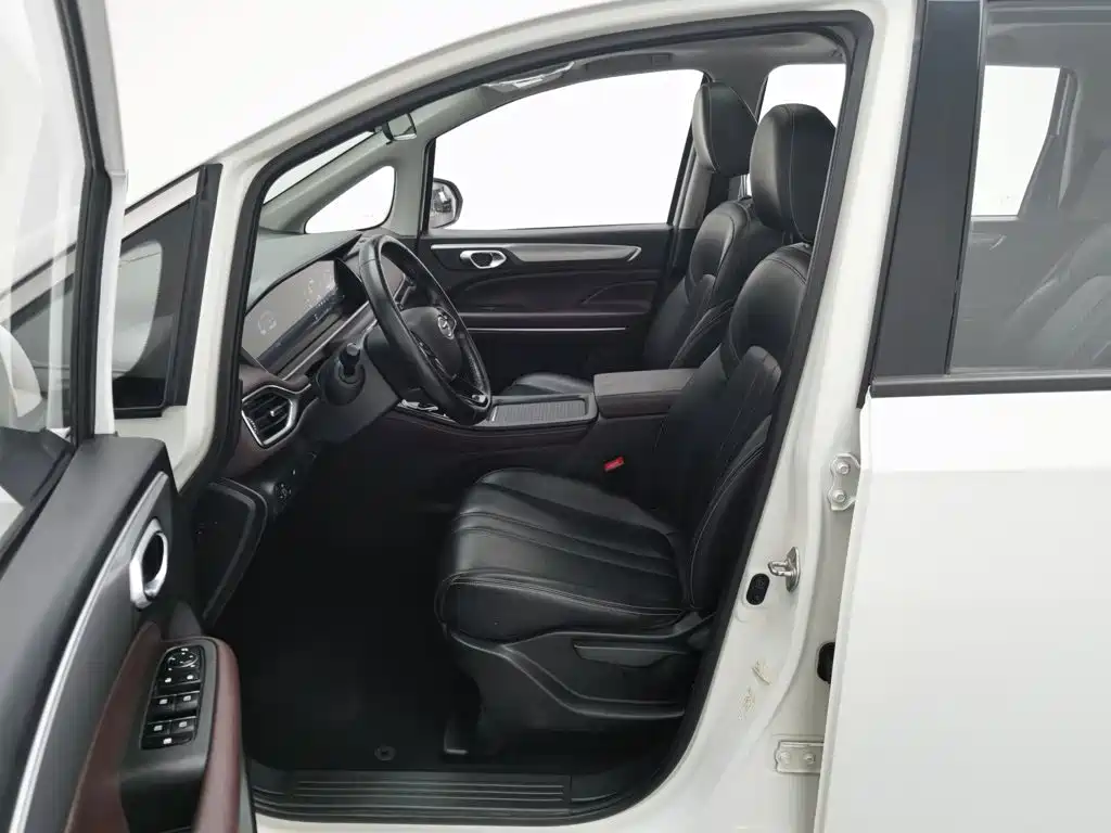 GAC Motor Trumpchi M6 — миниатюра 10