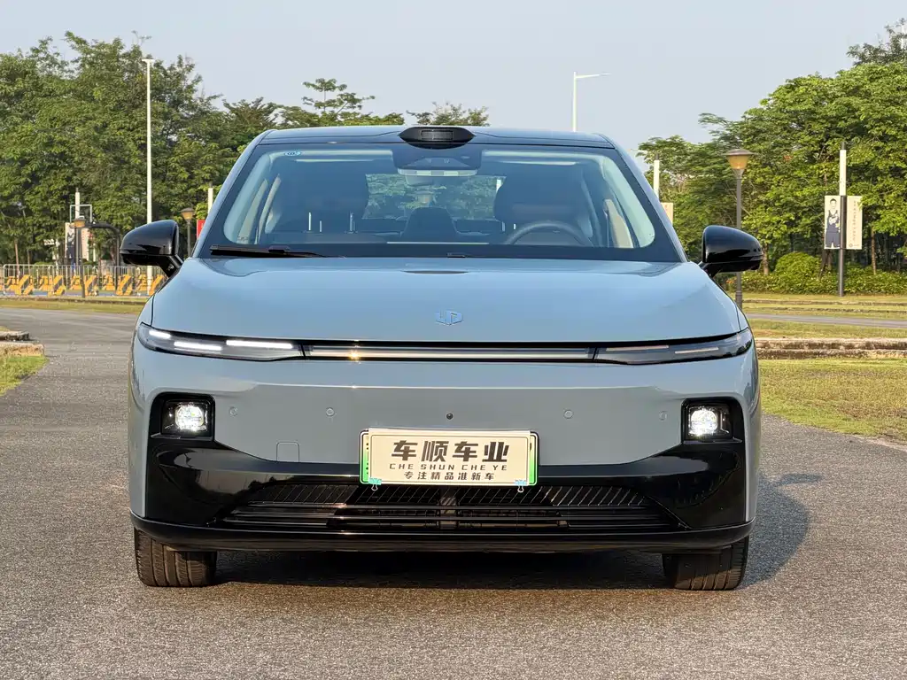Leapmotor Leapmotor B01 — миниатюра 2