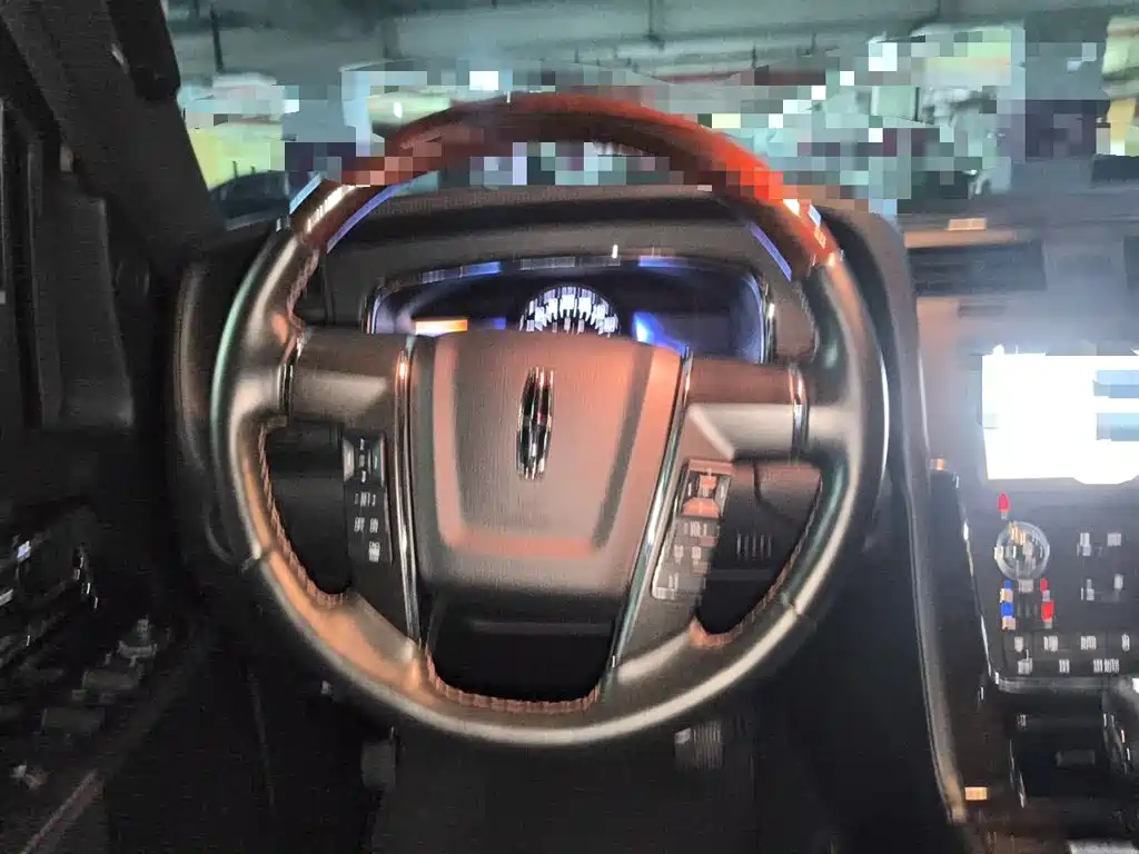 Lincoln Navigator — миниатюра 7